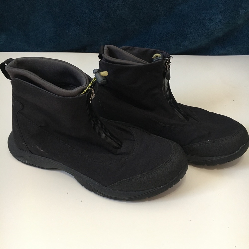 LL Bean Zip Up Snow Shoe Size 7 1/2 Womens